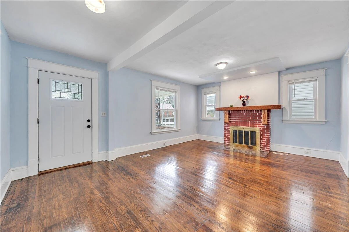 811 RUTHERFORD AVE - Photo 6