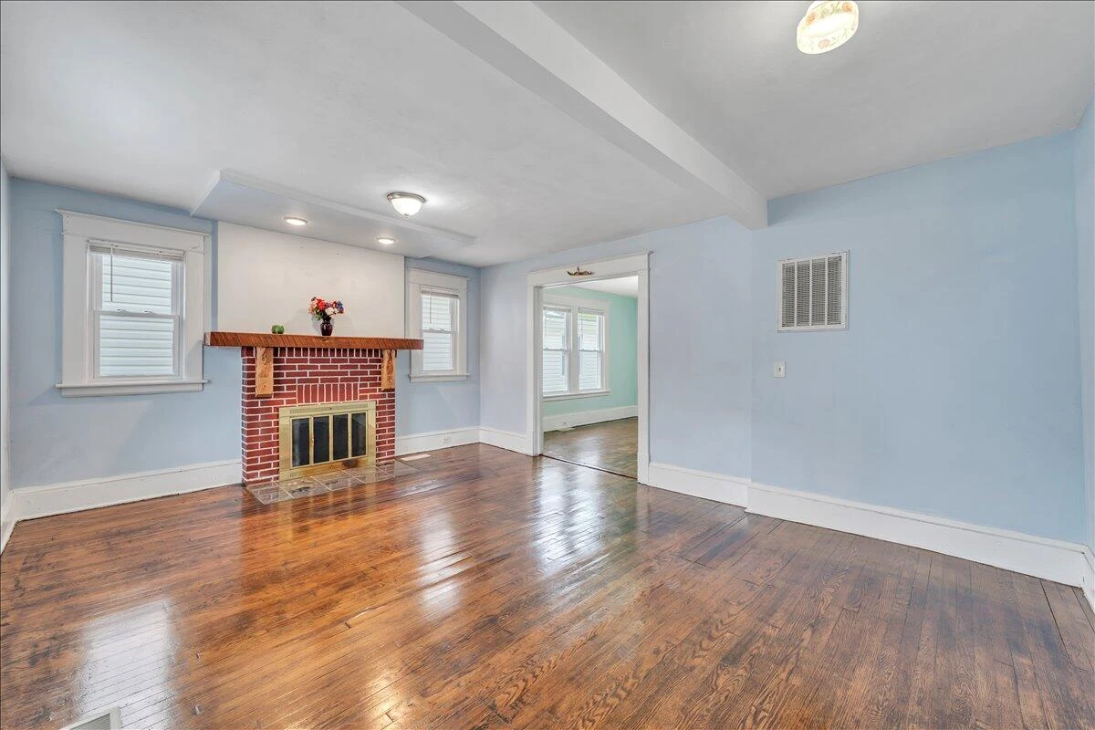 811 RUTHERFORD AVE - Photo 7
