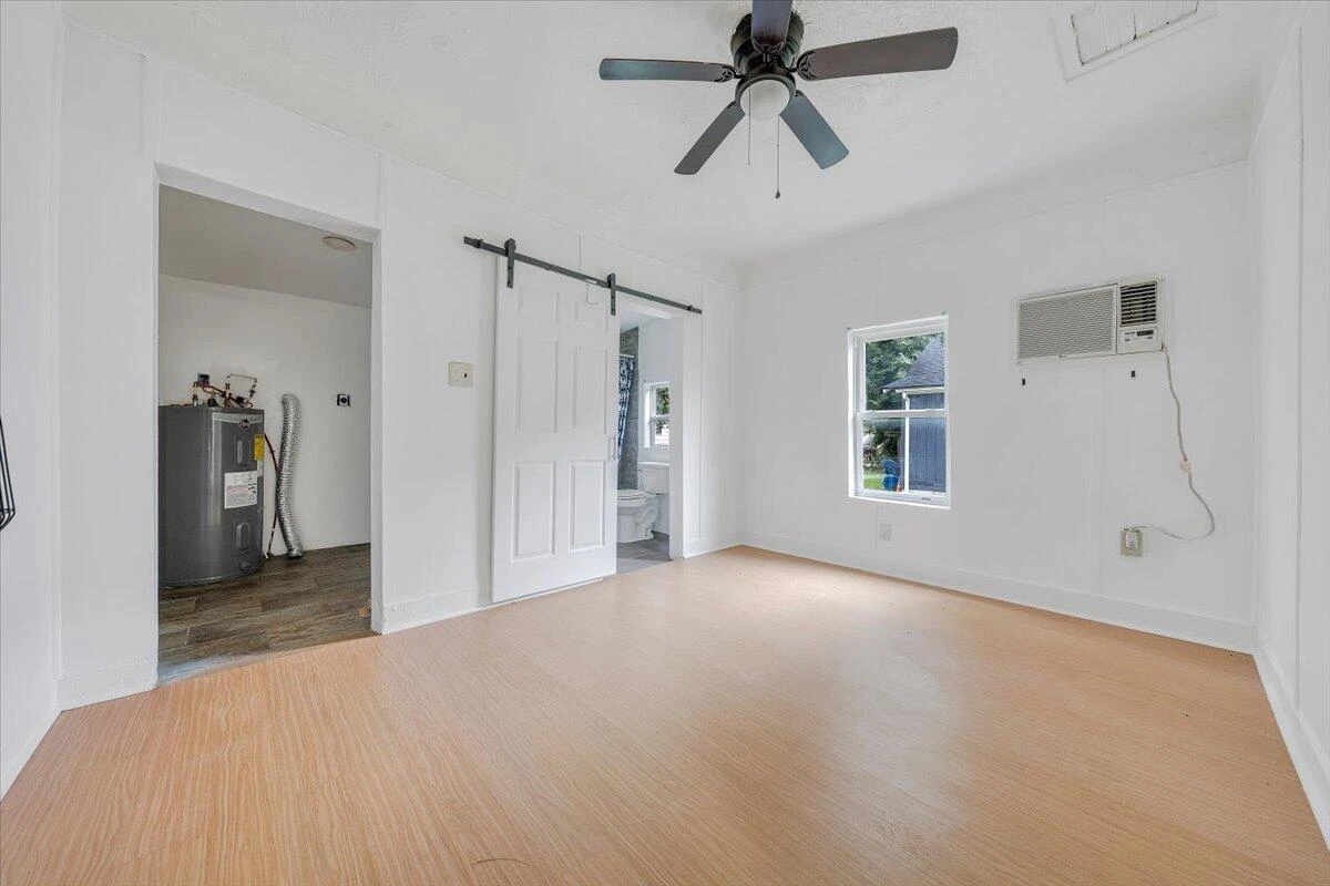 2116 Russell AVE - Photo 14