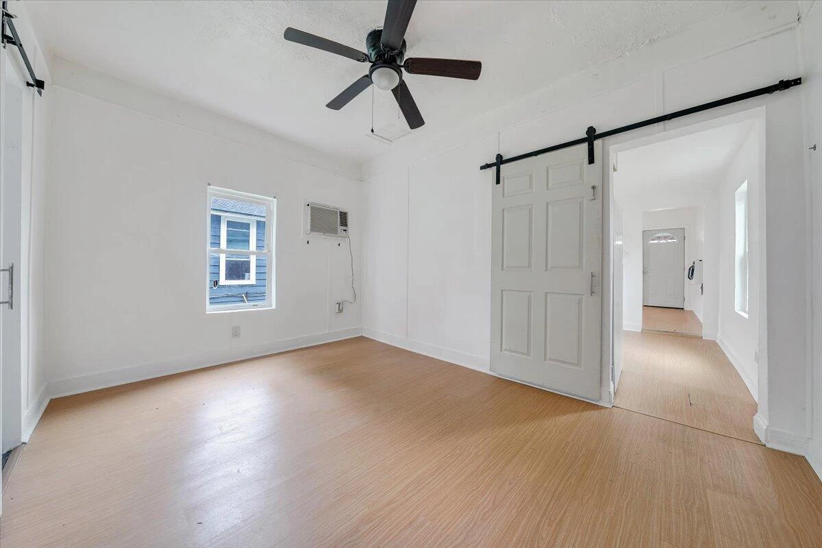 2116 Russell AVE - Photo 15