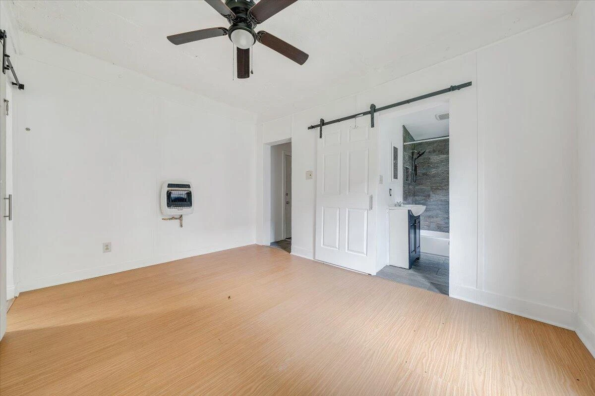 2116 Russell AVE - Photo 16
