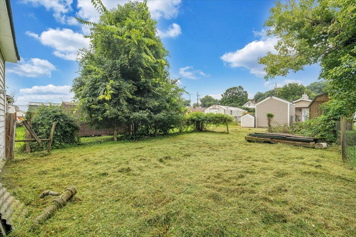 2116 Russell AVE - Photo 20