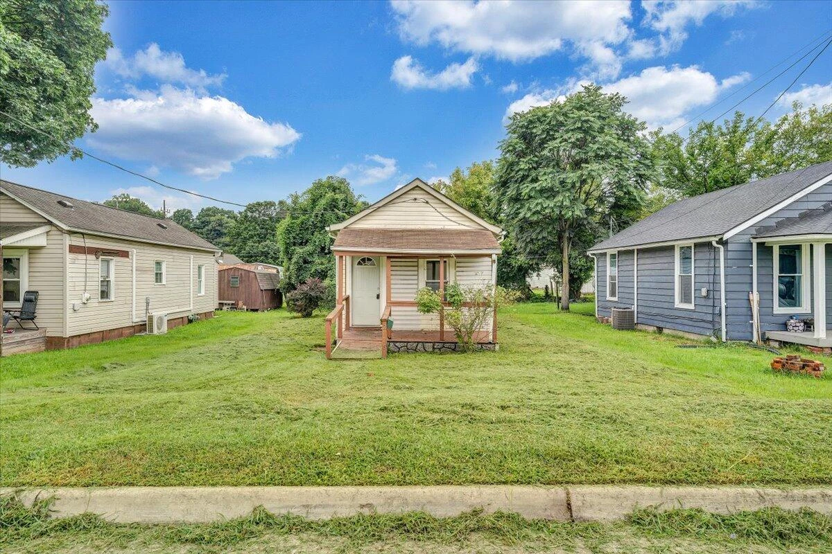 2116 Russell AVE - Photo 22