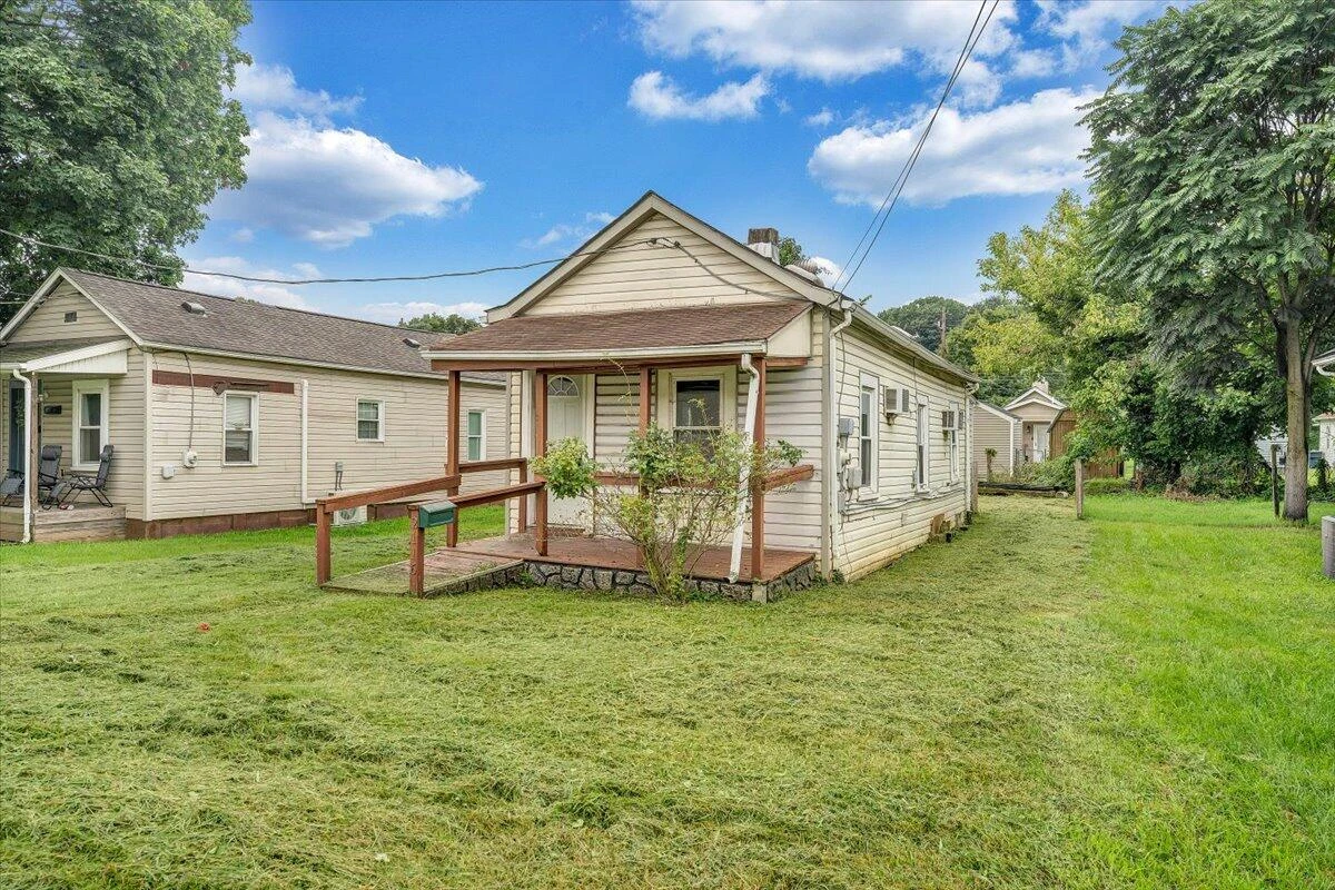 2116 Russell AVE - Photo 23