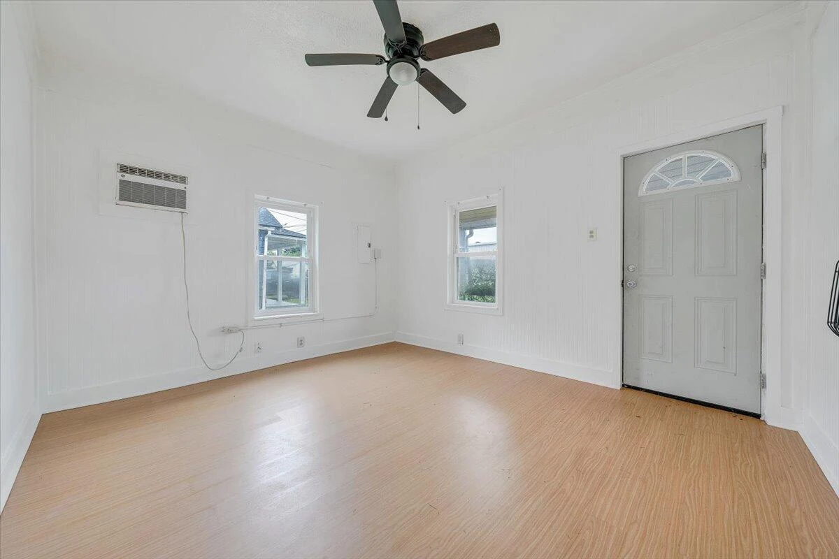 2116 Russell AVE - Photo 5
