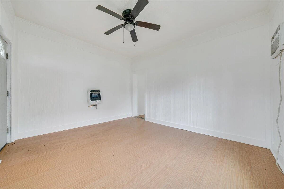 2116 Russell AVE - Photo 7