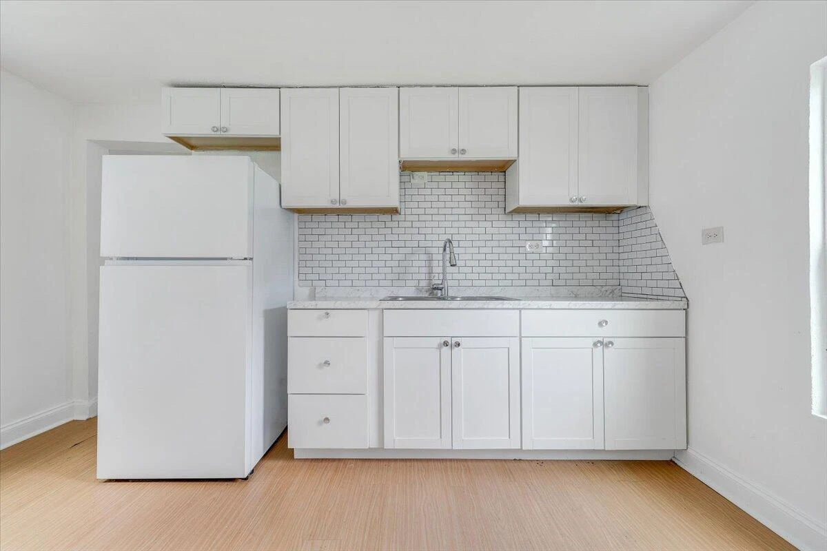 2116 Russell AVE - Photo 10