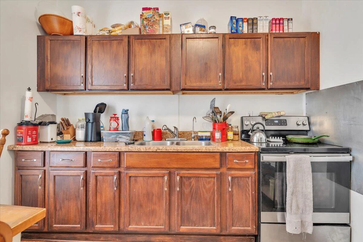 1206 Tompkins AVE - Photo 31