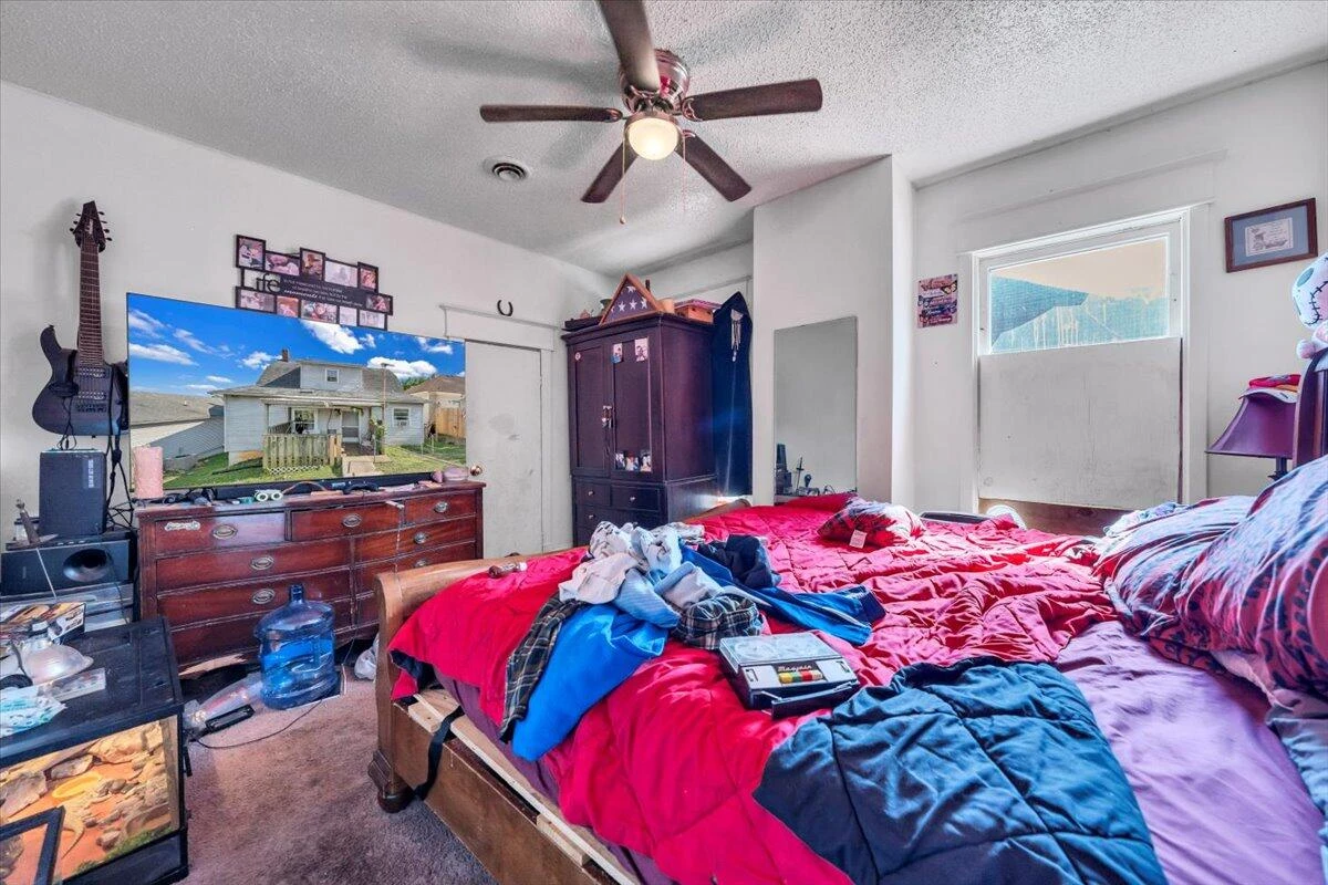 1206 Tompkins AVE - Photo 35