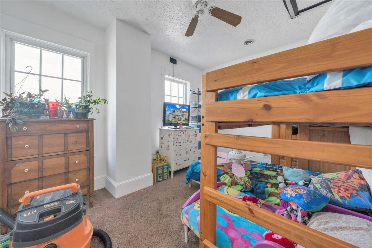 1206 Tompkins AVE - Photo 38