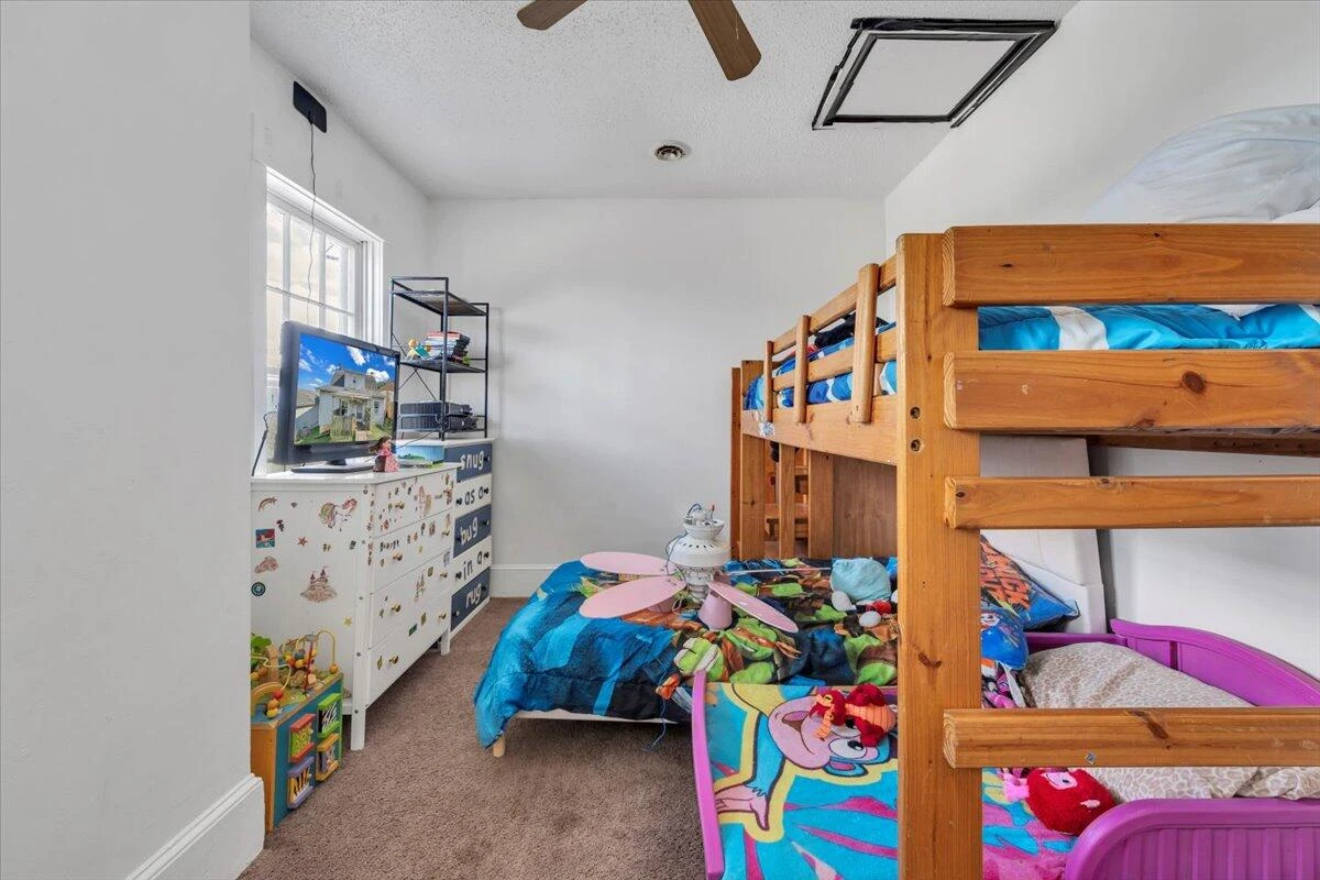 1206 Tompkins AVE - Photo 39