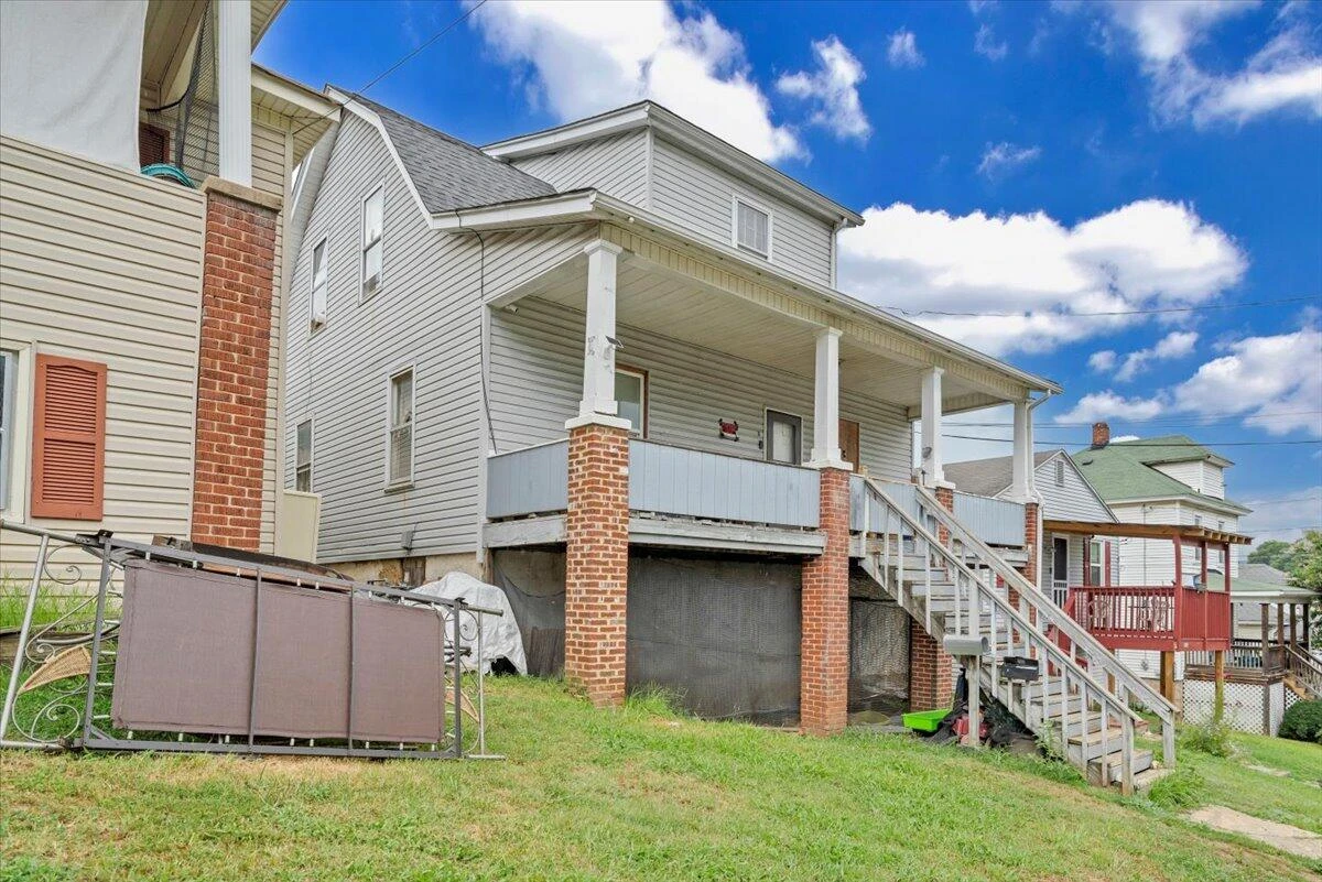 1206 Tompkins AVE - Photo 43
