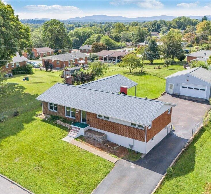 227 Maplelawn AVE