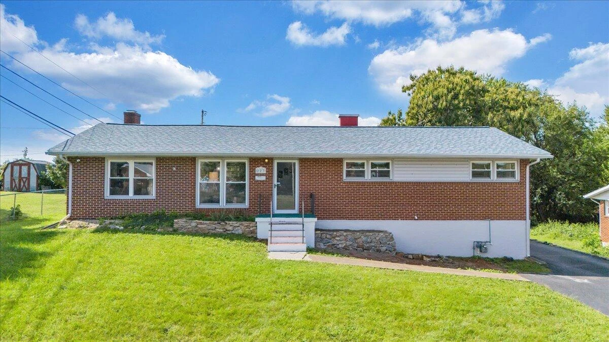 227 Maplelawn AVE - Photo 2