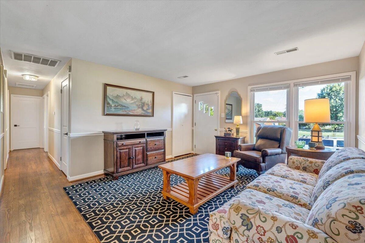 227 Maplelawn AVE - Photo 5