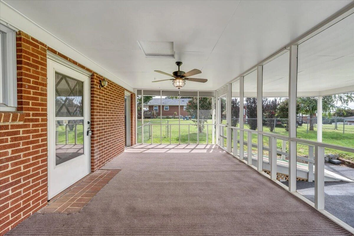 227 Maplelawn AVE - Photo 52