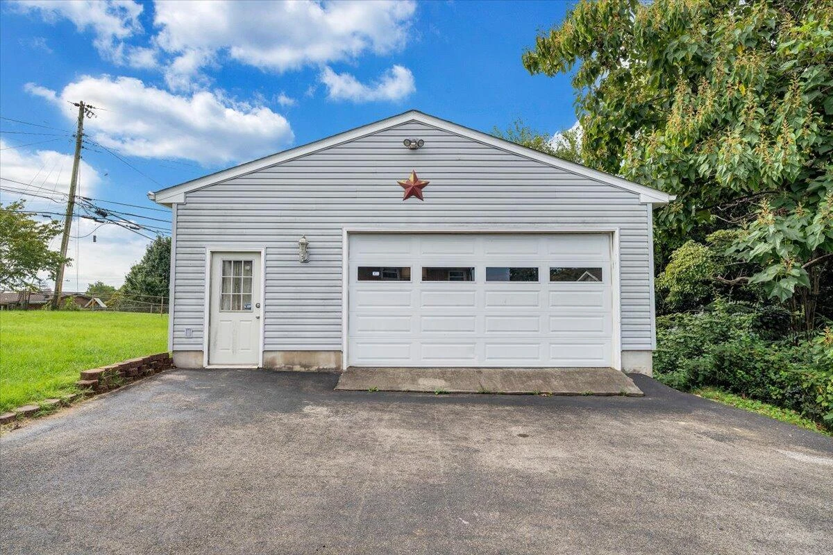 227 Maplelawn AVE - Photo 61