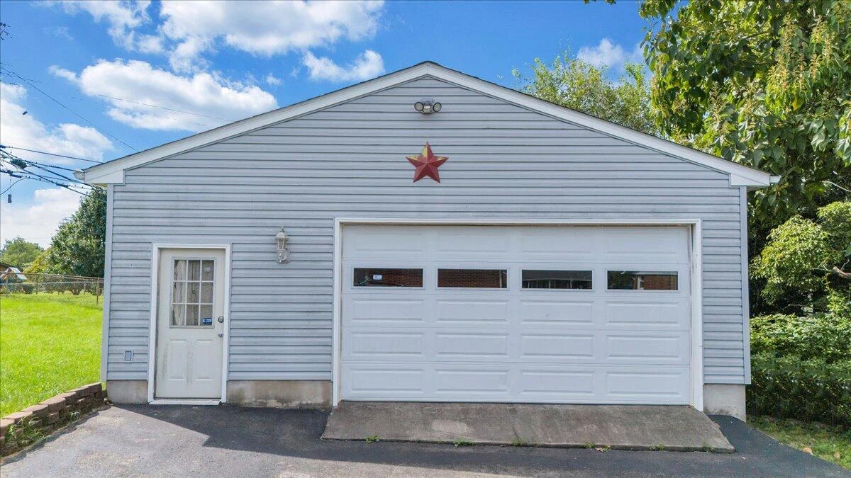227 Maplelawn AVE - Photo 75