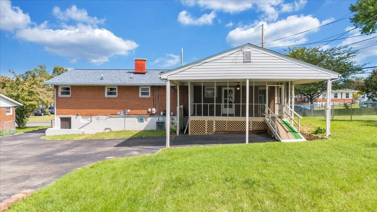 227 Maplelawn AVE - Photo 76
