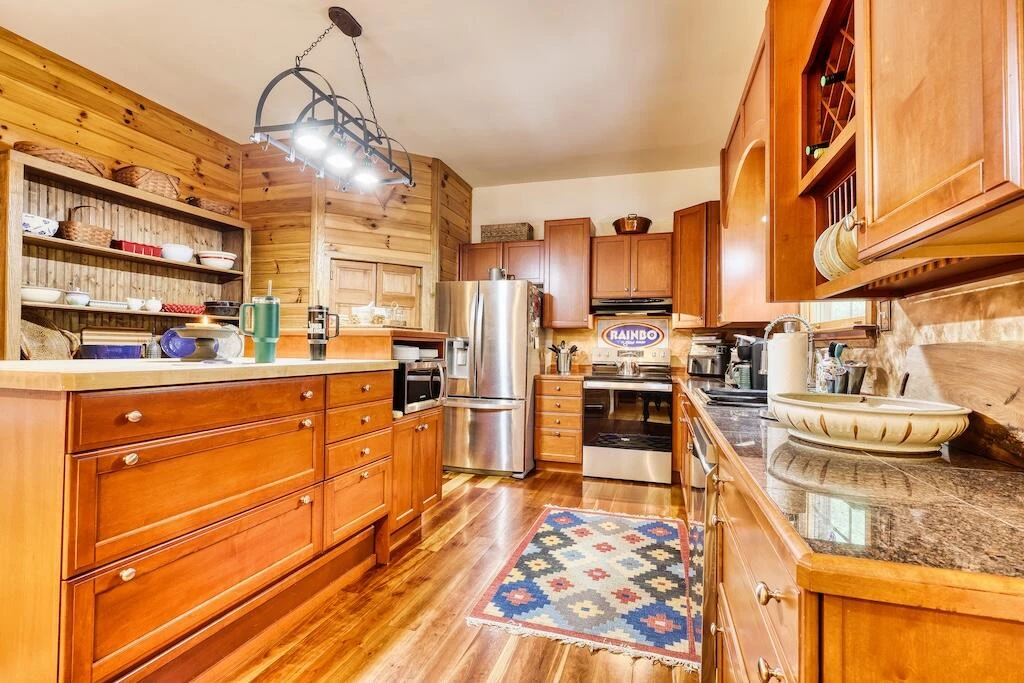 1705 Barberry RD - Photo 10