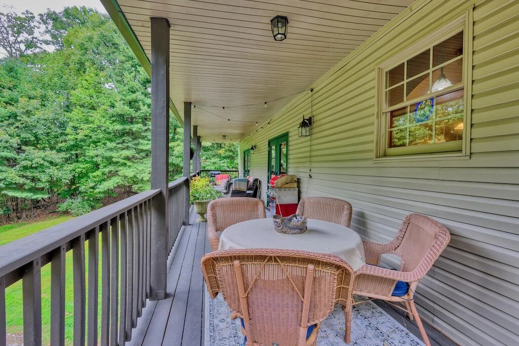 1705 Barberry RD - Photo 32