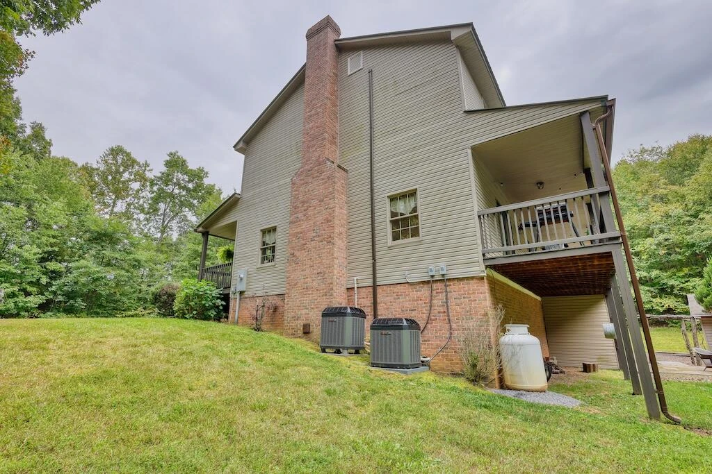 1705 Barberry RD - Photo 35
