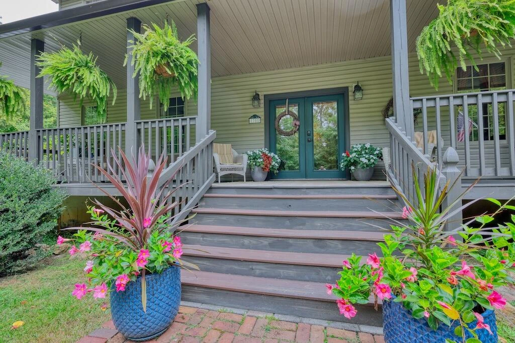 1705 Barberry RD - Photo 4