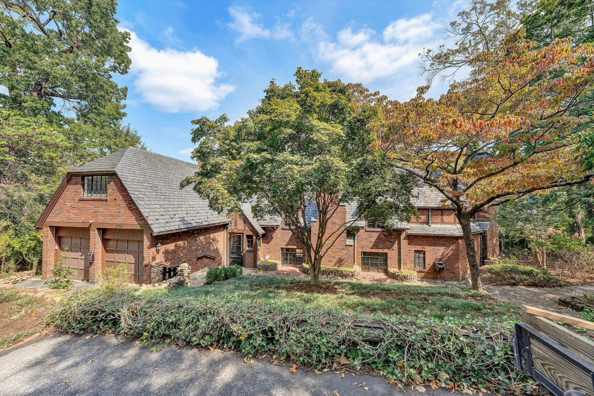 2752 Jefferson ST - Photo 5