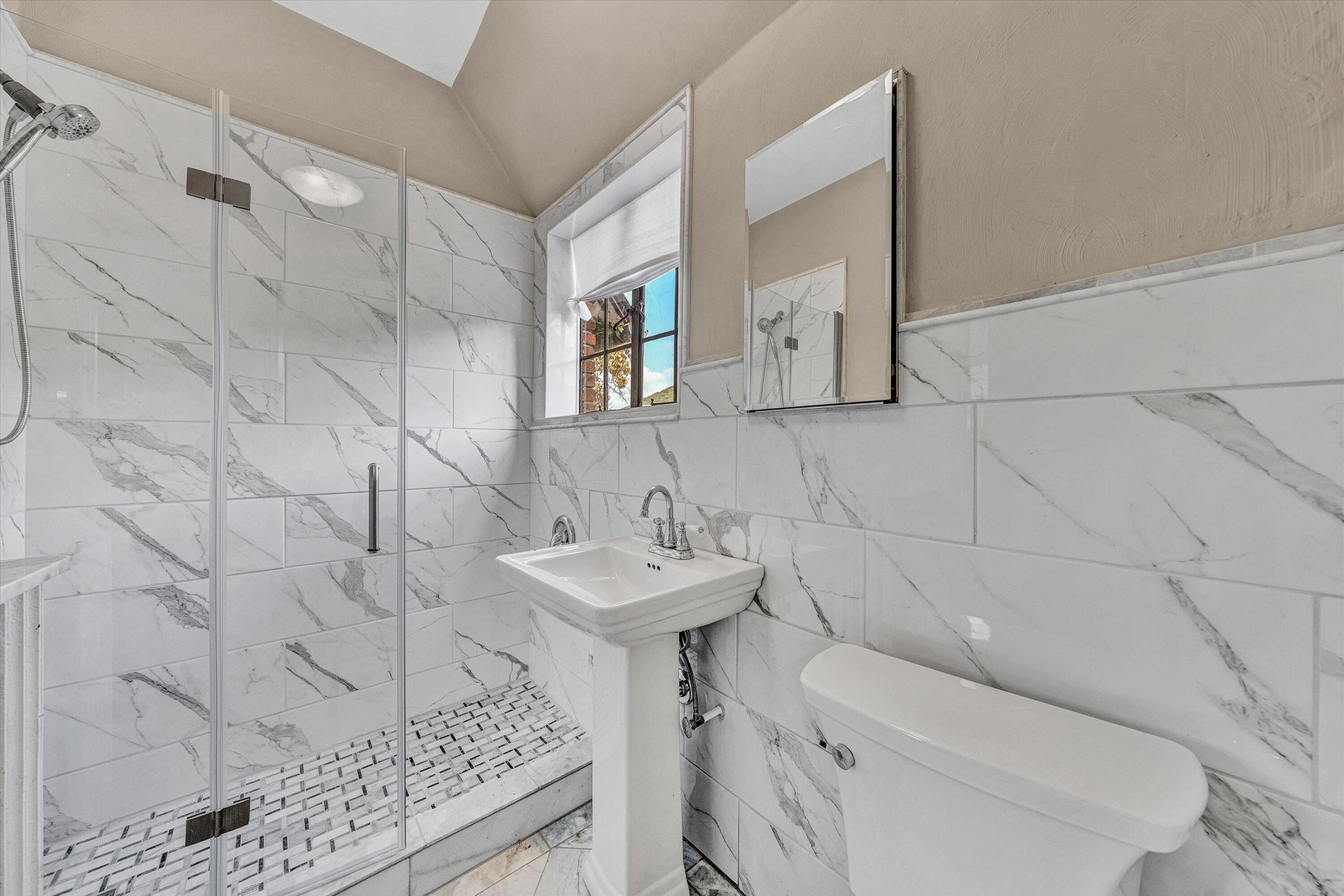 2752 Jefferson ST - Photo 45