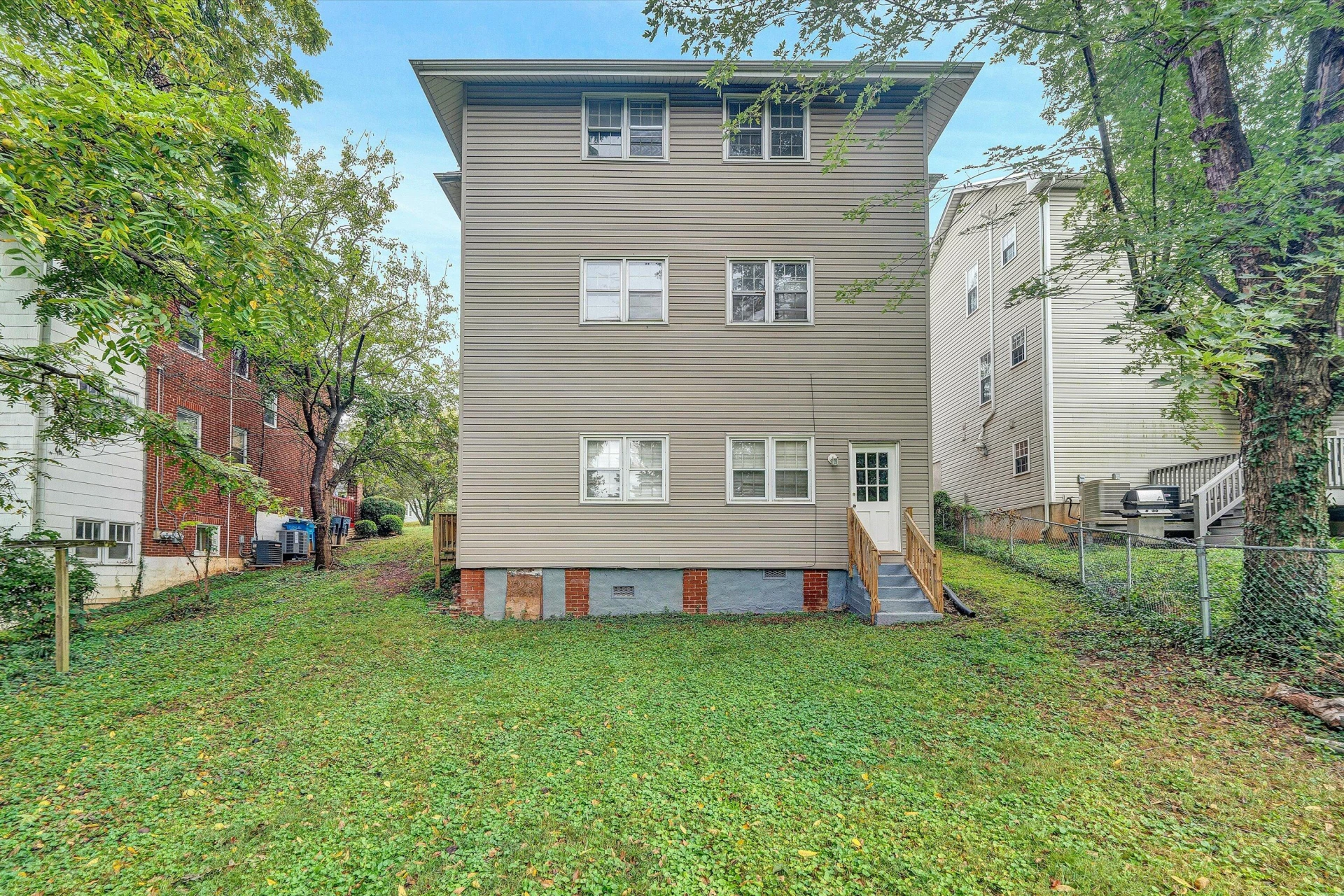 2023 Berkley AVE - Photo 10