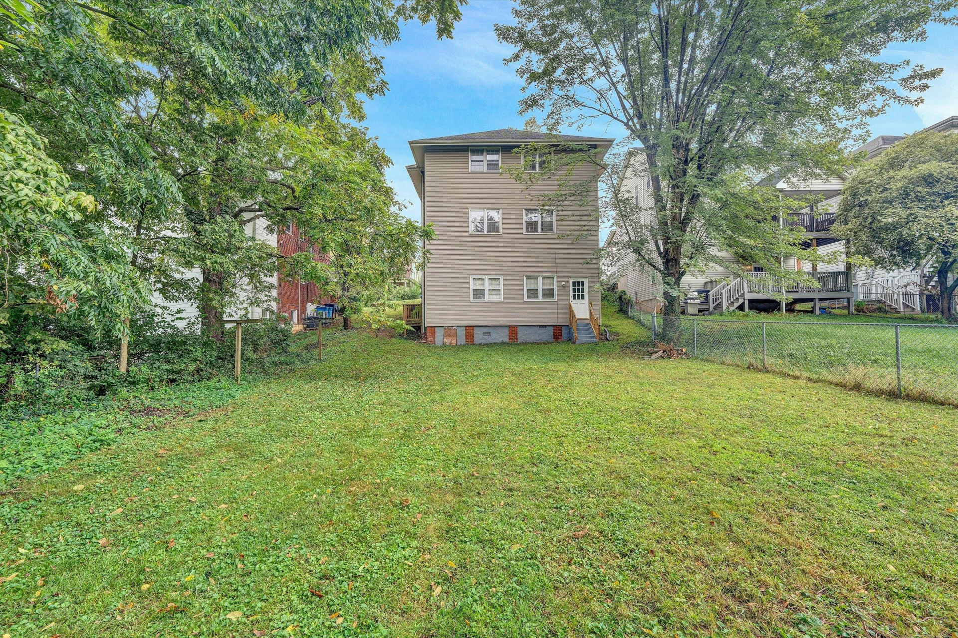2023 Berkley AVE - Photo 13