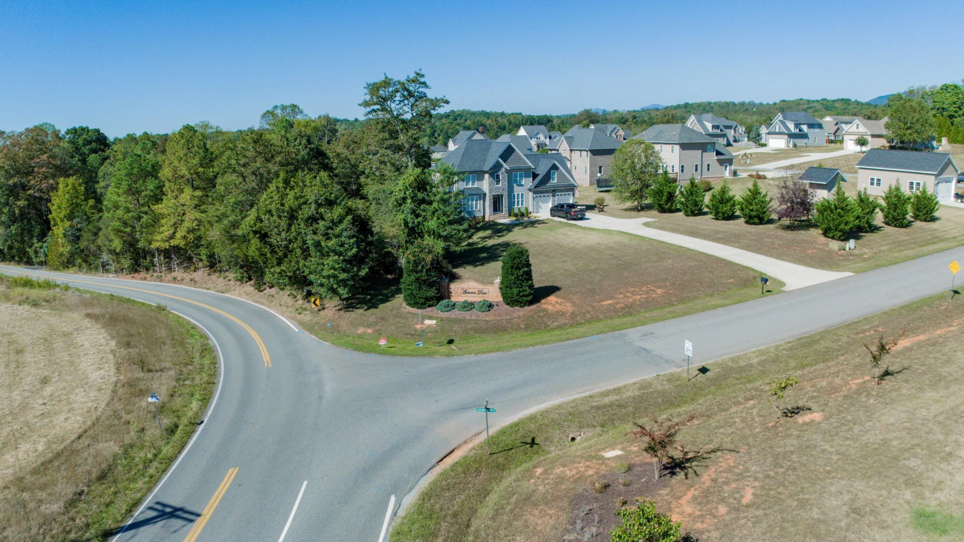 1079 High Oaks DR - Photo 20