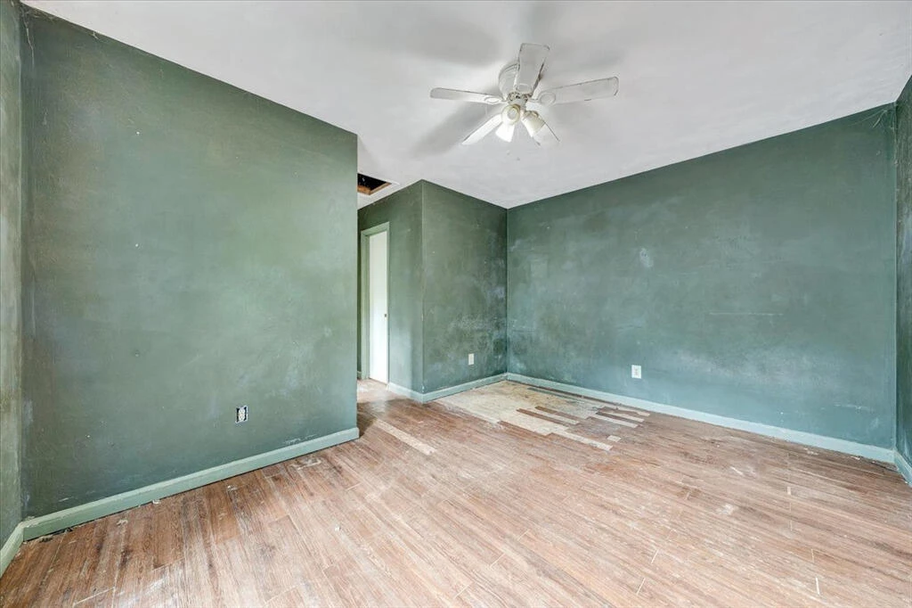2321 Dunkirk AVE - Photo 12