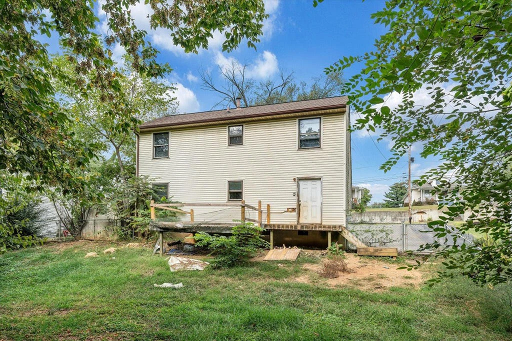 2321 Dunkirk AVE - Photo 22
