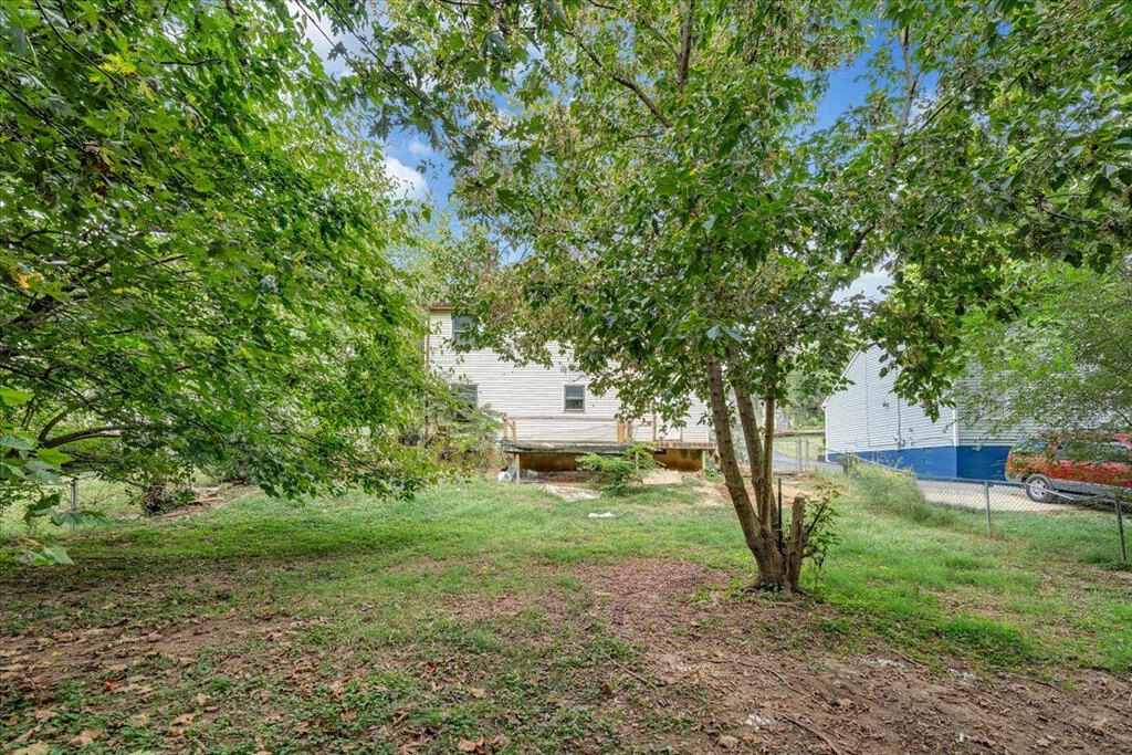 2321 Dunkirk AVE - Photo 23