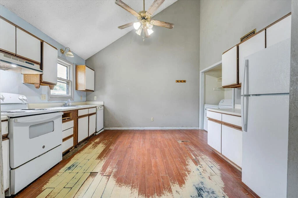 2321 Dunkirk AVE - Photo 7