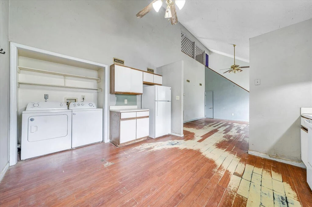 2321 Dunkirk AVE - Photo 9