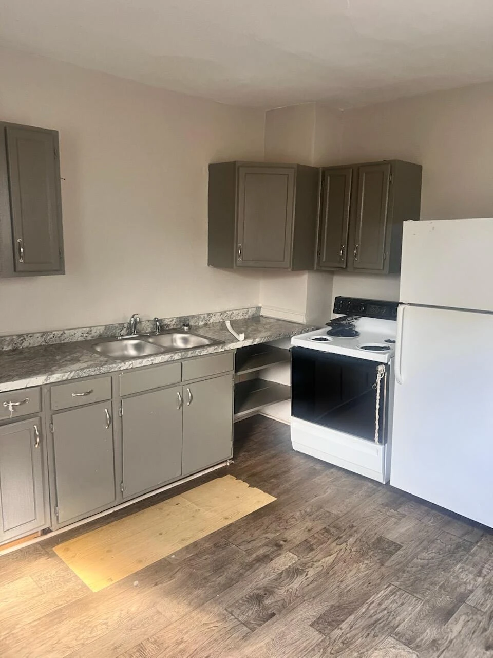 809 Jamison AVE - Photo 2