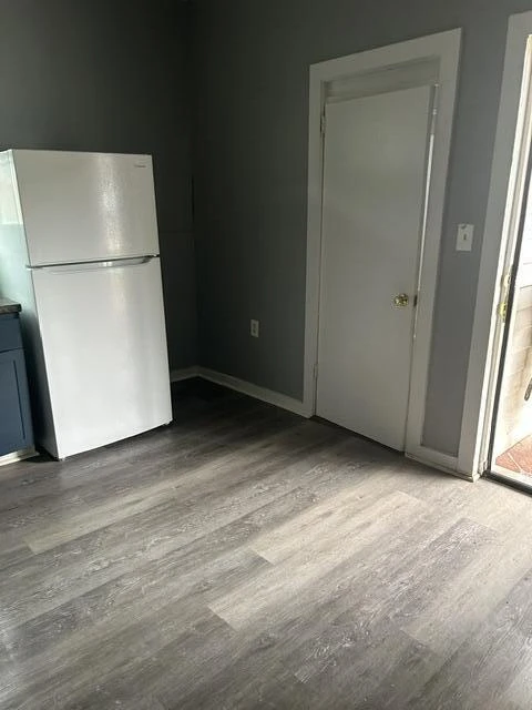 2001 Melrose AVE NW - Photo 2