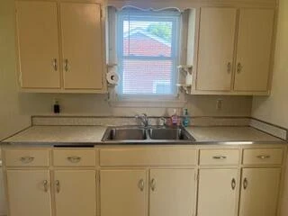 208 Wentworth AVE - Photo 10