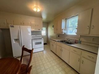 208 Wentworth AVE - Photo 11