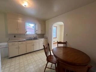 208 Wentworth AVE - Photo 9