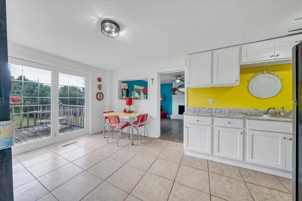 2410 Overlook RD - Photo 14