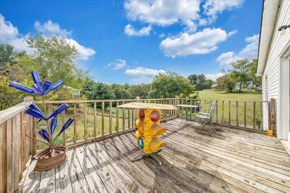 2410 Overlook RD - Photo 19