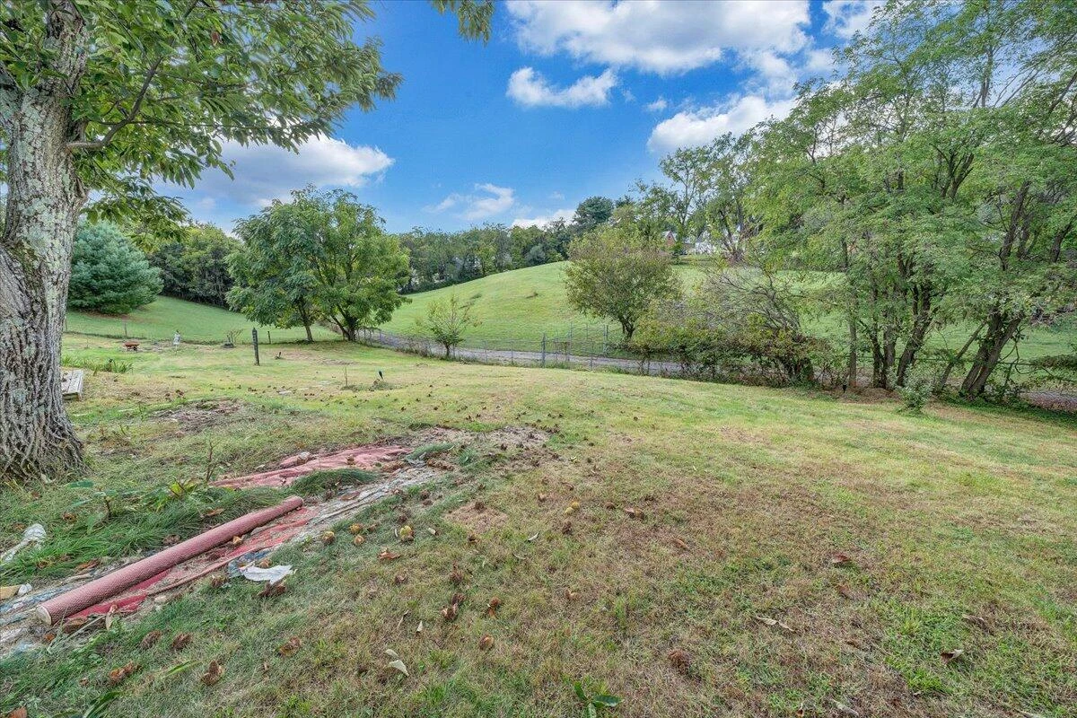 2410 Overlook RD - Photo 20