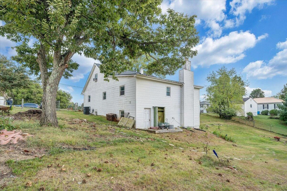2410 Overlook RD - Photo 22