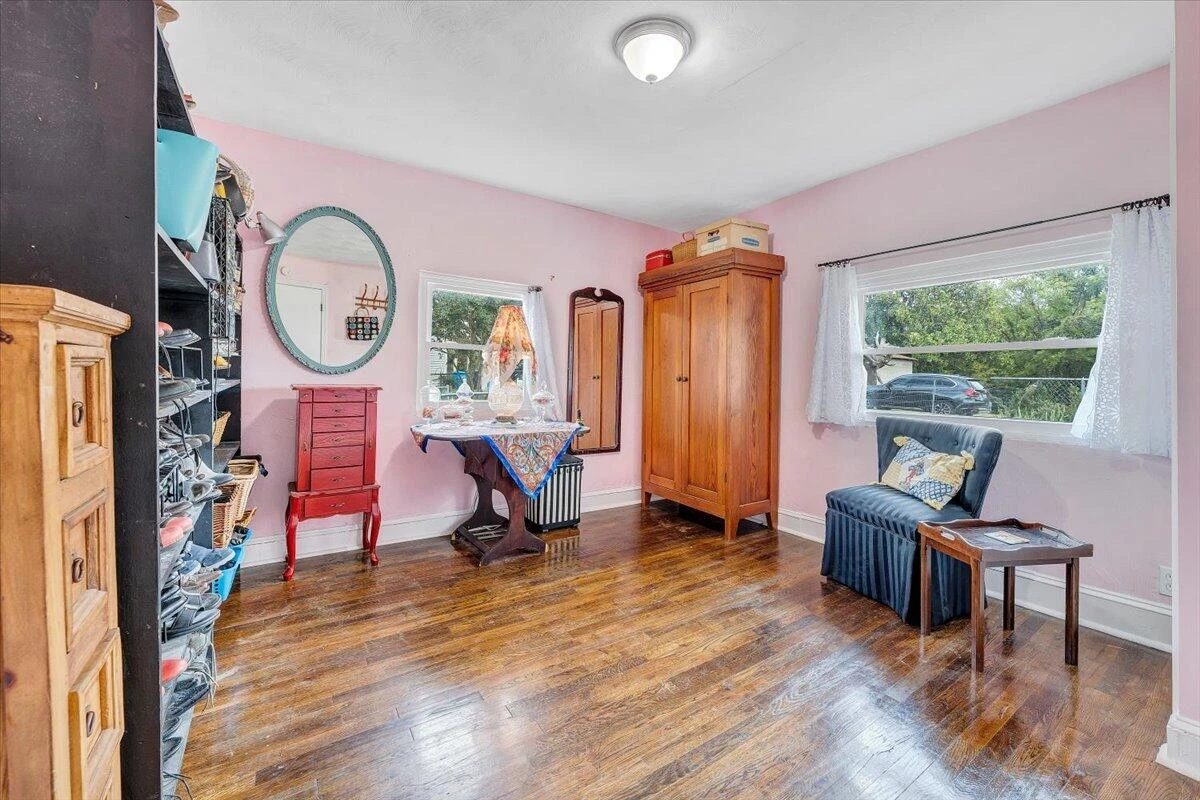 2410 Overlook RD - Photo 11