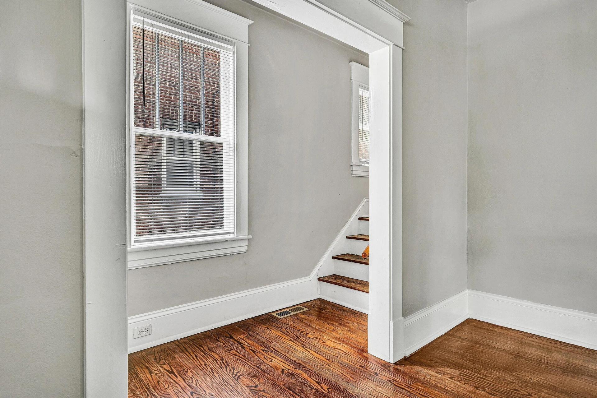 1506 Maple AVE - Photo 18
