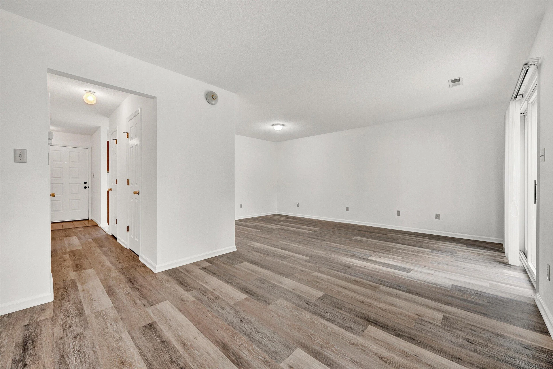 100 Franklin Parke CT - Photo 2