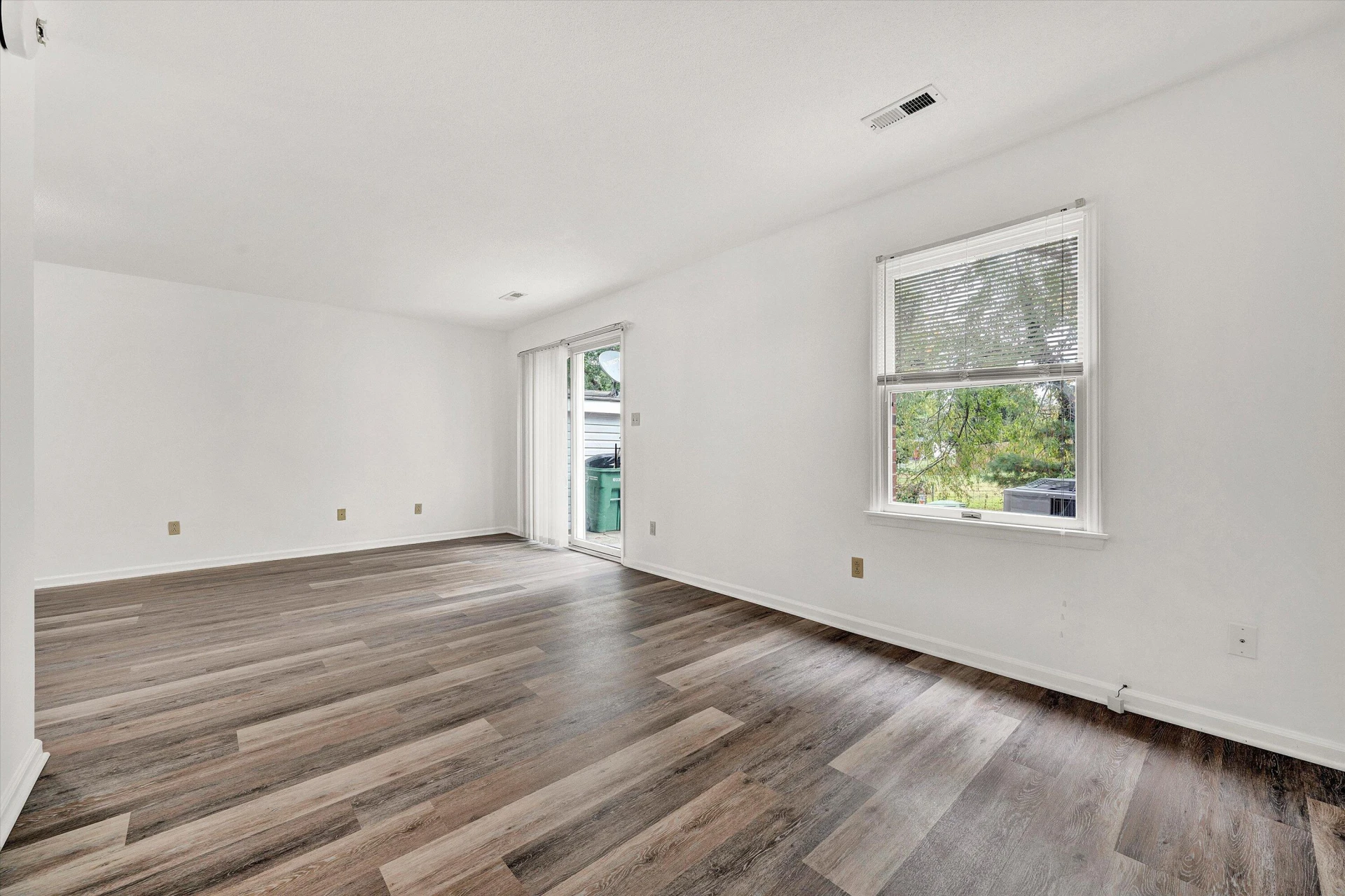 100 Franklin Parke CT - Photo 4
